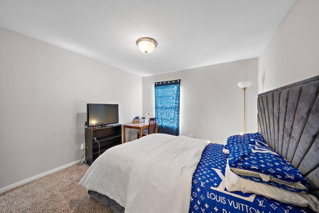 Cozy, Dedicated Workspace, Fast Wi-Fi Apartment Houston Exterior foto